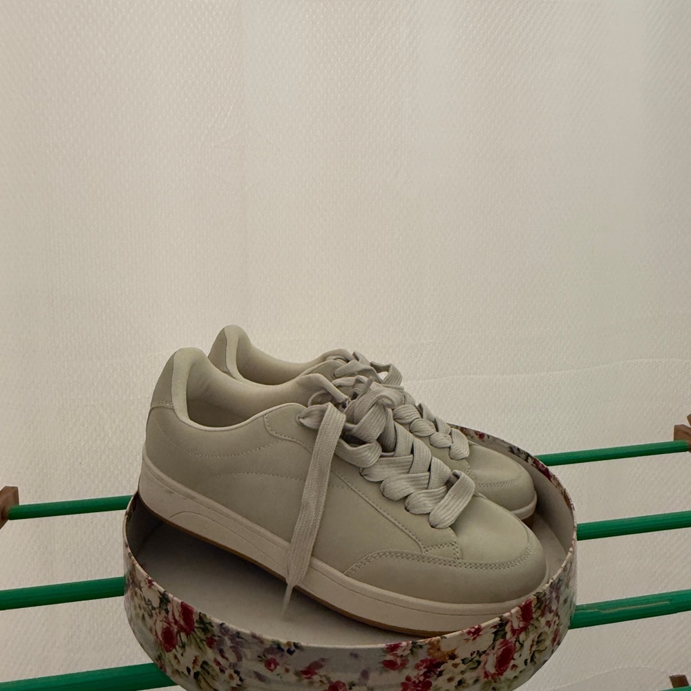 Pull&Bear Off-White Sneakers